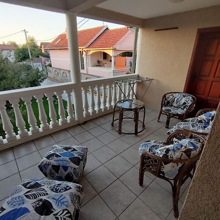 Plavi Apartman Airport Белград Экстерьер фото